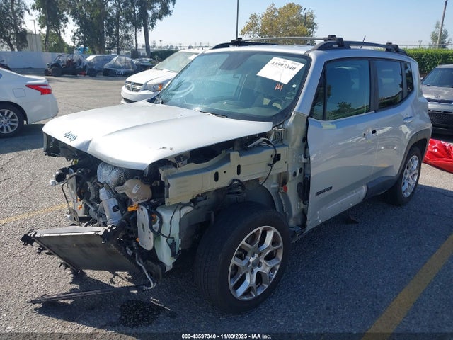 ZACCJABT1FPB18942 Jeep Renegade Latitude