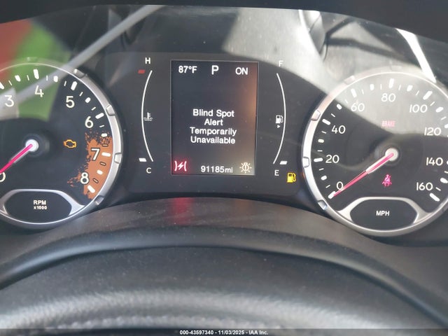 ZACCJABT1FPB18942 Jeep Renegade Latitude
