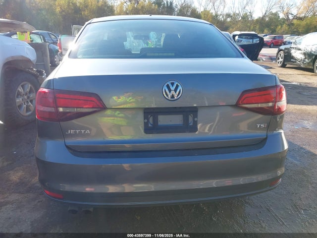 43597399 :رقم المزاد ، 3VW2B7AJ6HM212121 vin ، 2017 Volkswagen Jetta 1.4t S مزاد بيع