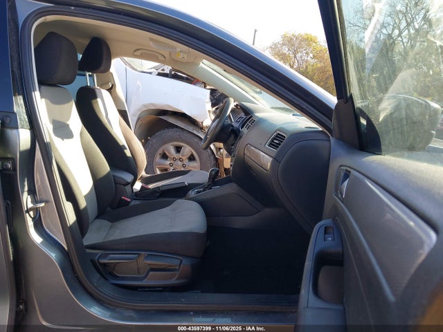 43597399 :رقم المزاد ، 3VW2B7AJ6HM212121 vin ، 2017 Volkswagen Jetta 1.4t S مزاد بيع