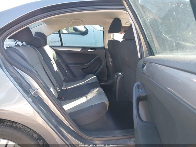 43597399 :رقم المزاد ، 3VW2B7AJ6HM212121 vin ، 2017 Volkswagen Jetta 1.4t S مزاد بيع