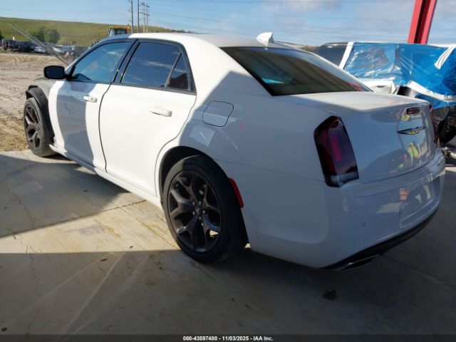 2023 CHRYSLER 300 2C3CCABG2PH537466 Photo 2
