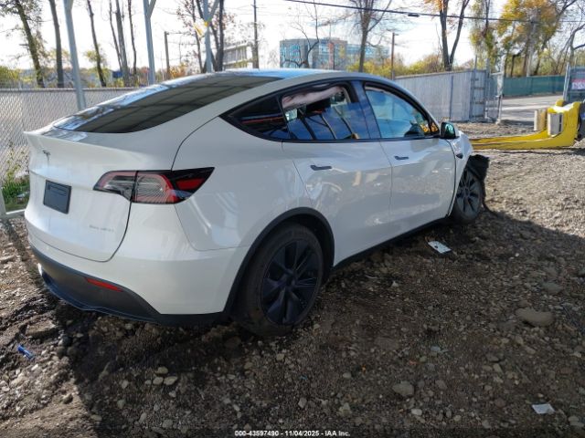 2024 TESLA MODEL Y 7SAYGDEE6RF186297 Photo 3