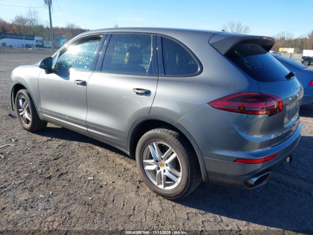 2018 PORSCHE CAYENNE WP1AA2A23JKA03394 Photo 2