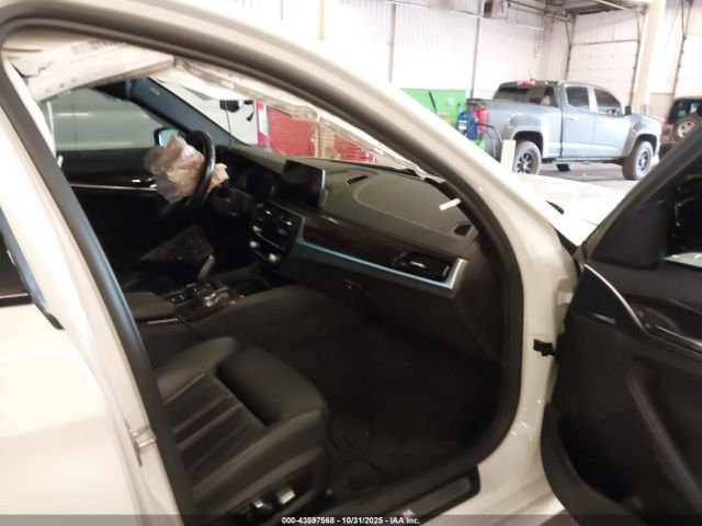 2019 BMW 530E WBAJA9C52KB389712 Photo 4