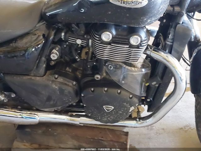 2012 TRIUMPH MOTORCYCLE THUNDERBIRD SMTB03WF7CJ542606 Photo 7