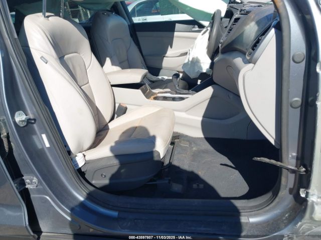 2017 HYUNDAI TUCSON KM8J23A44HU329172 Photo 4