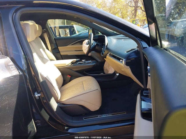 2024 CADILLAC LYRIQ 1GYKPWRL7RZ126069 Photo 4