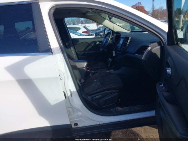 2016 JEEP CHEROKEE 1C4PJMCB8GW295517 Photo 4