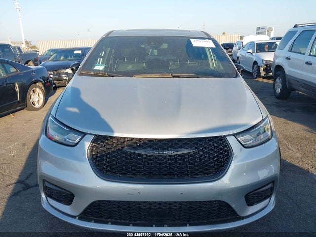 Chrysler Pacifica Hybrid Limited 2023 2C4RC1S77PR609309 Image 12