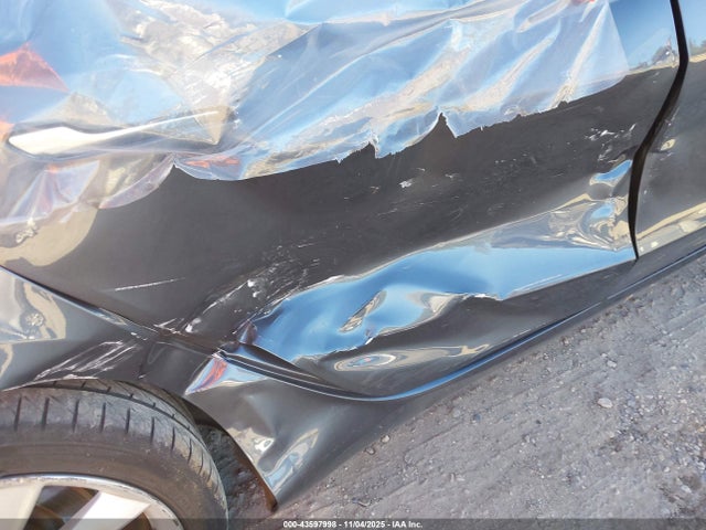 Продажа на аукционе авто 2018 Tesla Model 3 Long Range/mid Range, vin: 5YJ3E1EA7JF042433, номер лота: 43597998