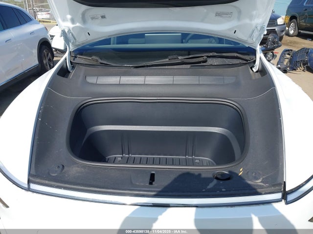 2026 TESLA MODEL Y 7SAYGDEE4TF350752 Photo 9