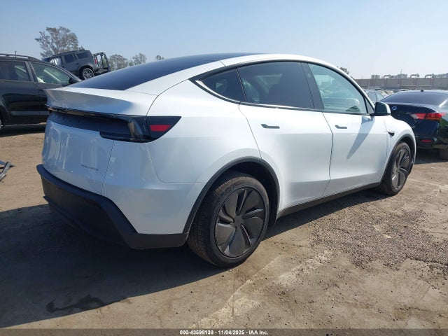 2026 TESLA MODEL Y 7SAYGDEE4TF350752 Photo 3
