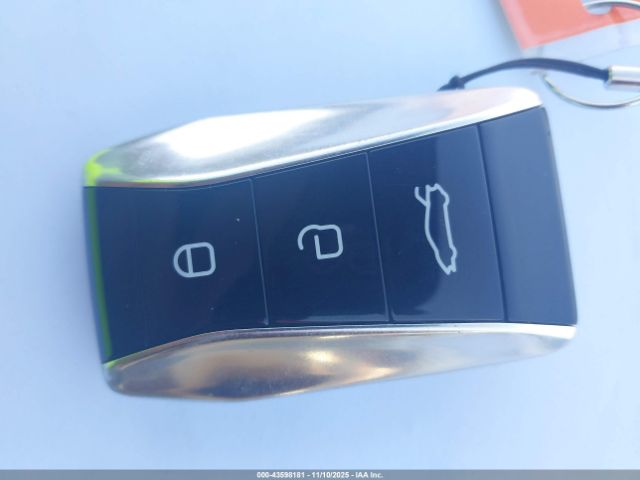 2024 LOTUS EMIRA SCCLEKMX0RHA45151 Photo 10