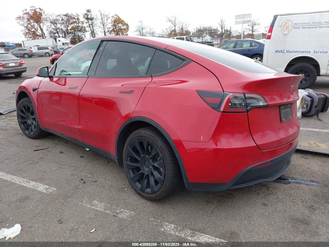2022 TESLA MODEL Y 7SAYGDEE8NF310077 Photo 2
