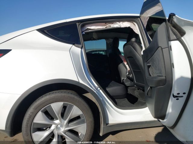 2023 TESLA MODEL Y 7SAYGDEE1PF814375 Photo 7
