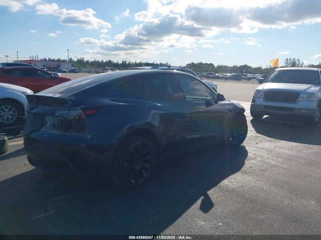 2024 TESLA MODEL Y 7SAYGAEE5RF065906 Photo 3