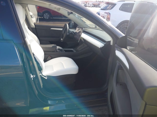 2024 TESLA MODEL Y 7SAYGAEE5RF065906 Photo 4