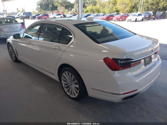 2022 BMW 740 WBA7T2C08NCH51382 Photo 2