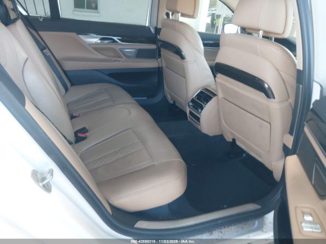 2022 BMW 740 WBA7T2C08NCH51382 Photo 7