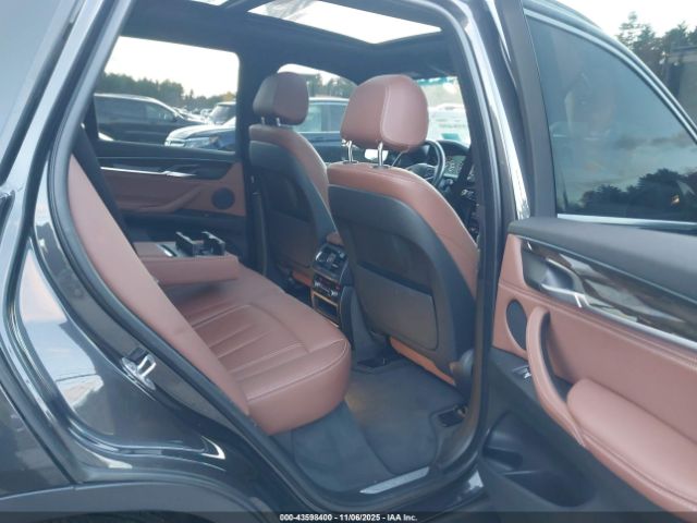 2018 BMW X5 5UXKR0C52J0X85319 Photo 7