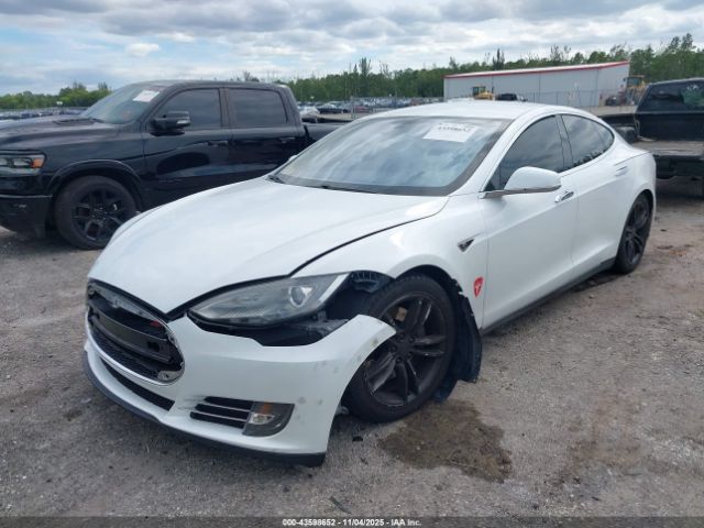 2013 TESLA MODEL S 5YJSA1DN3DFP13788 Photo 1