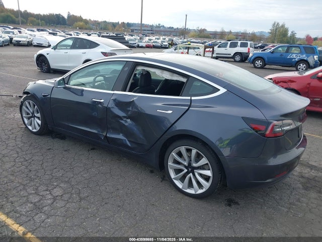 2019 TESLA MODEL 3 5YJ3E1EBXKF453481 Photo 2