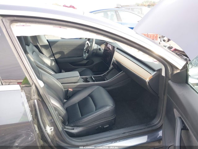 2019 TESLA MODEL 3 5YJ3E1EBXKF453481 Photo 4