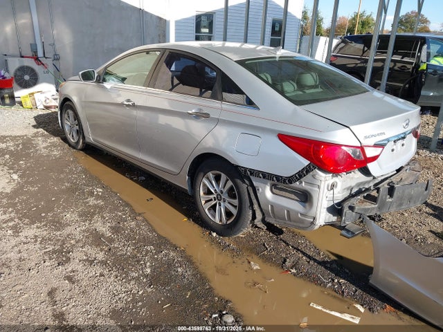 2011 HYUNDAI SONATA 5NPEC4AC9BH157576 Photo 2