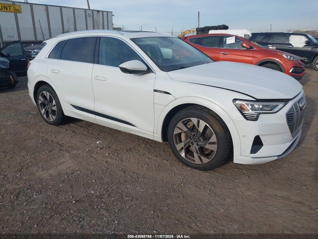 2021 AUDI E-TRON WA1LAAGE6MB022462 Photo 0