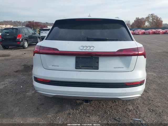 Audi E-tron Premium Plus Quattro 2021 WA1LAAGE6MB022462 Image 17