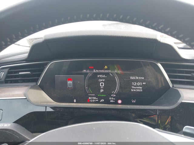 Audi E-tron Premium Plus Quattro 2021 WA1LAAGE6MB022462 Image 18