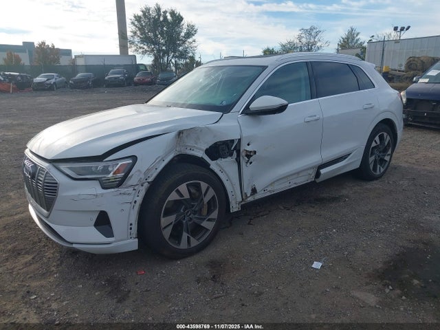 2021 AUDI E-TRON WA1LAAGE6MB022462 Photo 1