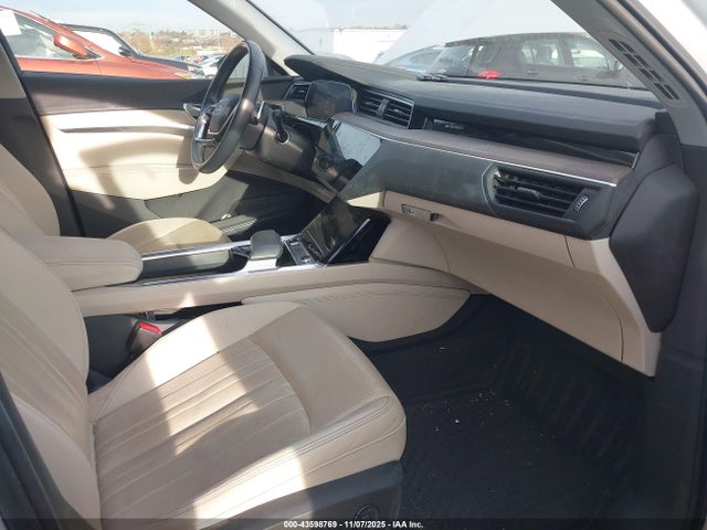 2021 AUDI E-TRON WA1LAAGE6MB022462 Photo 4