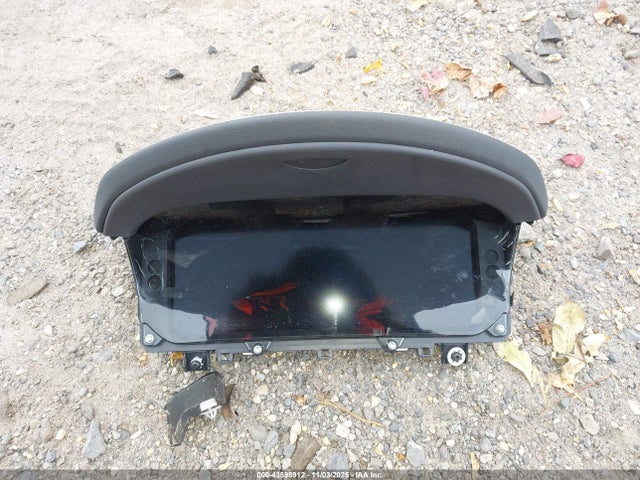 2019 JAGUAR F-PACE SADCZ2EE3KA615498 Photo 6