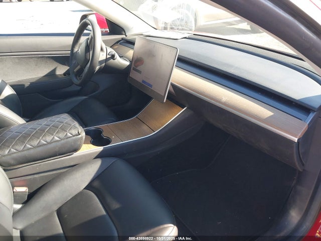 2019 TESLA MODEL 3 5YJ3E1EB6KF440520 Photo 4