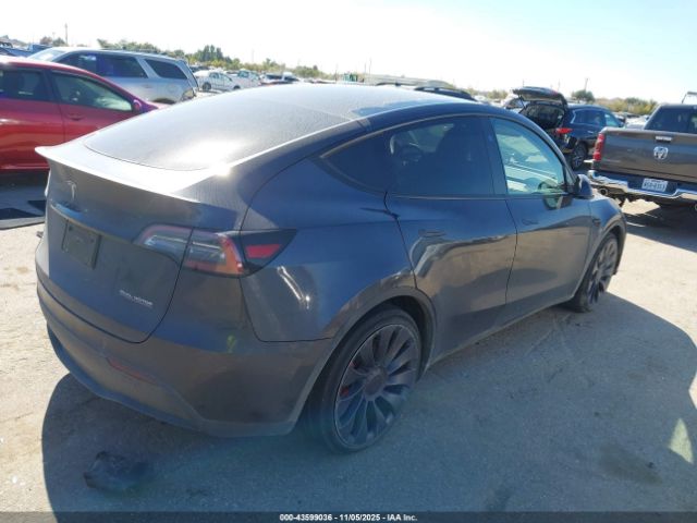 2024 TESLA MODEL Y 7SAYGDEF2RA311205 Photo 3
