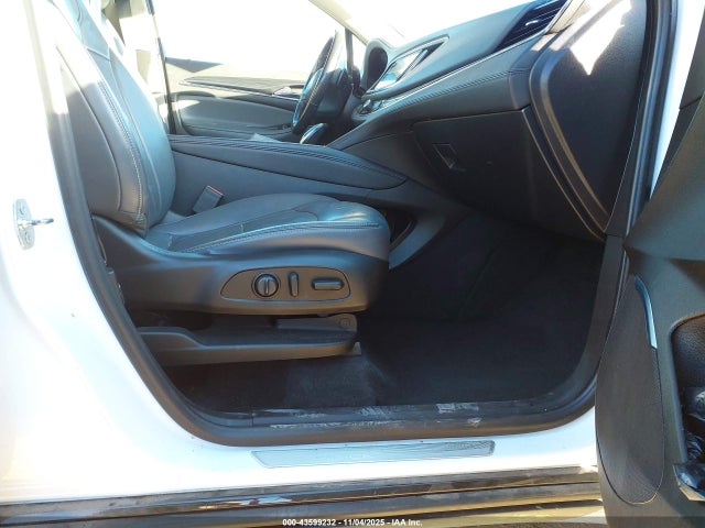 Продаж на аукціоні авто 2018 Buick Enclave Essence, vin: 5GAERBKW9JJ228164, номер лоту: 43599232