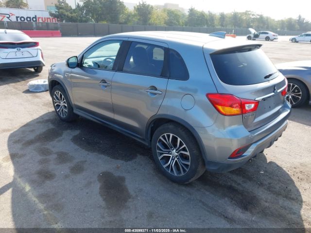 2018 MITSUBISHI OUTLANDER SPORT JA4AP3AW0JU002887 Photo 2