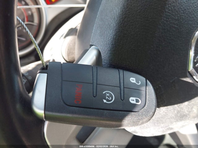 3C4PDCBB8KT773159 Dodge JOURNEY SE