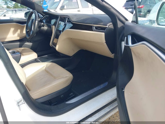 43599547 :رقم المزاد ، 5YJSA1E26GF162474 vin ، 2016 Tesla Model S 60d/70d/75d/85d/90d مزاد بيع