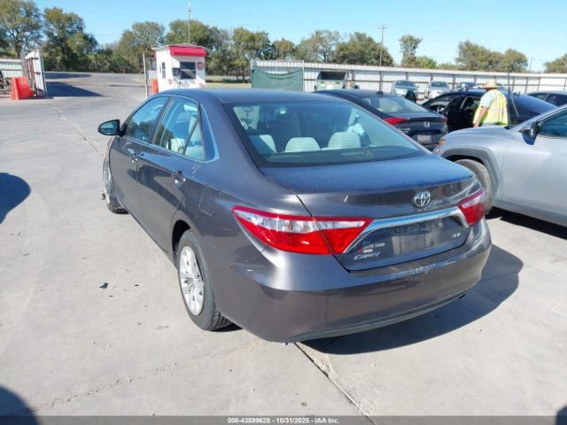 2015 TOYOTA CAMRY 4T4BF1FK2FR502131 Photo 2