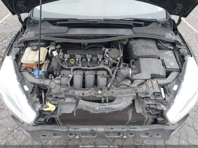 Ford FOCUS SE 2015 1FADP3K23FL342116 Image 10