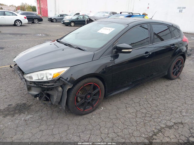 Ford FOCUS SE 2015 1FADP3K23FL342116 Image 2