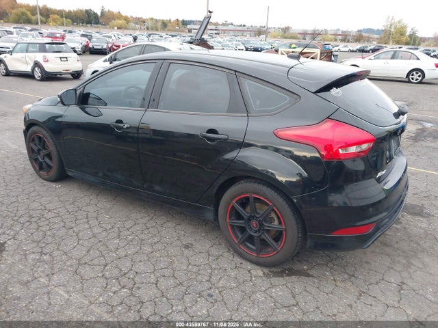 Ford FOCUS SE 2015 1FADP3K23FL342116 Image 3