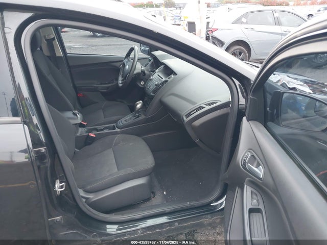 Ford FOCUS SE 2015 1FADP3K23FL342116 Image 5