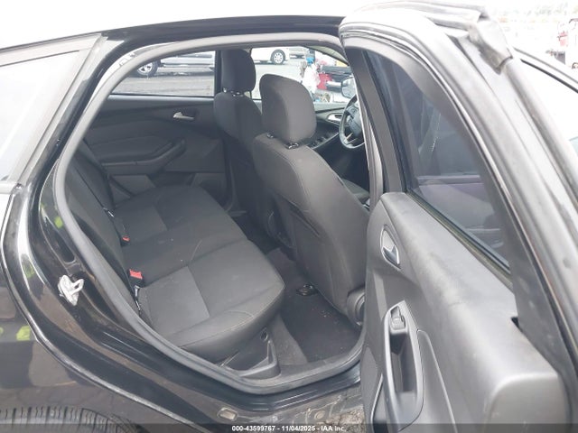Ford FOCUS SE 2015 1FADP3K23FL342116 Image 8