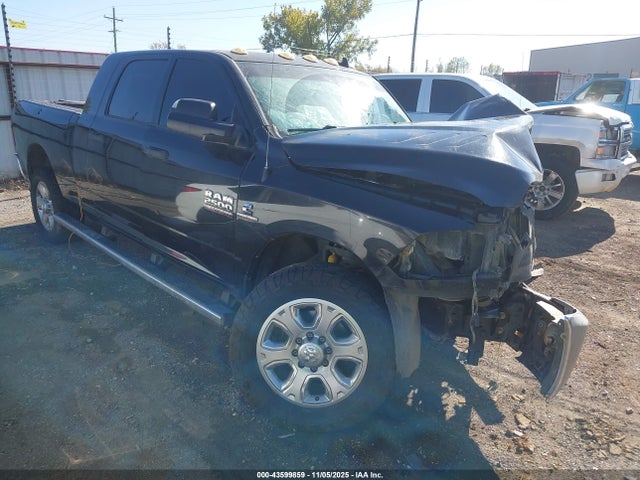2015 RAM 2500 3C6UR5ML8FG682355
