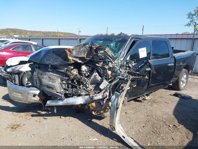 2015 RAM 2500 3C6UR5ML8FG682355 Photo 1