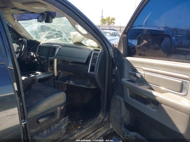 2015 RAM 2500 3C6UR5ML8FG682355 Photo 4